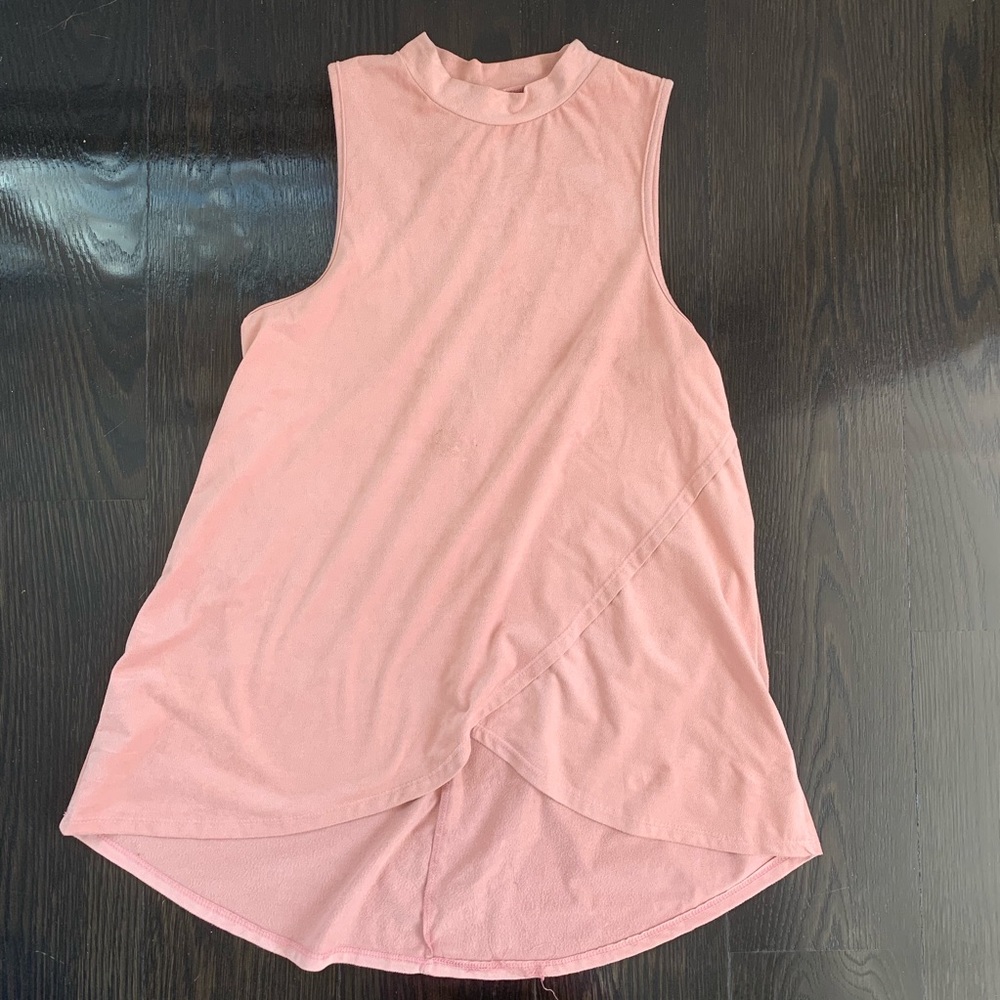 pink top